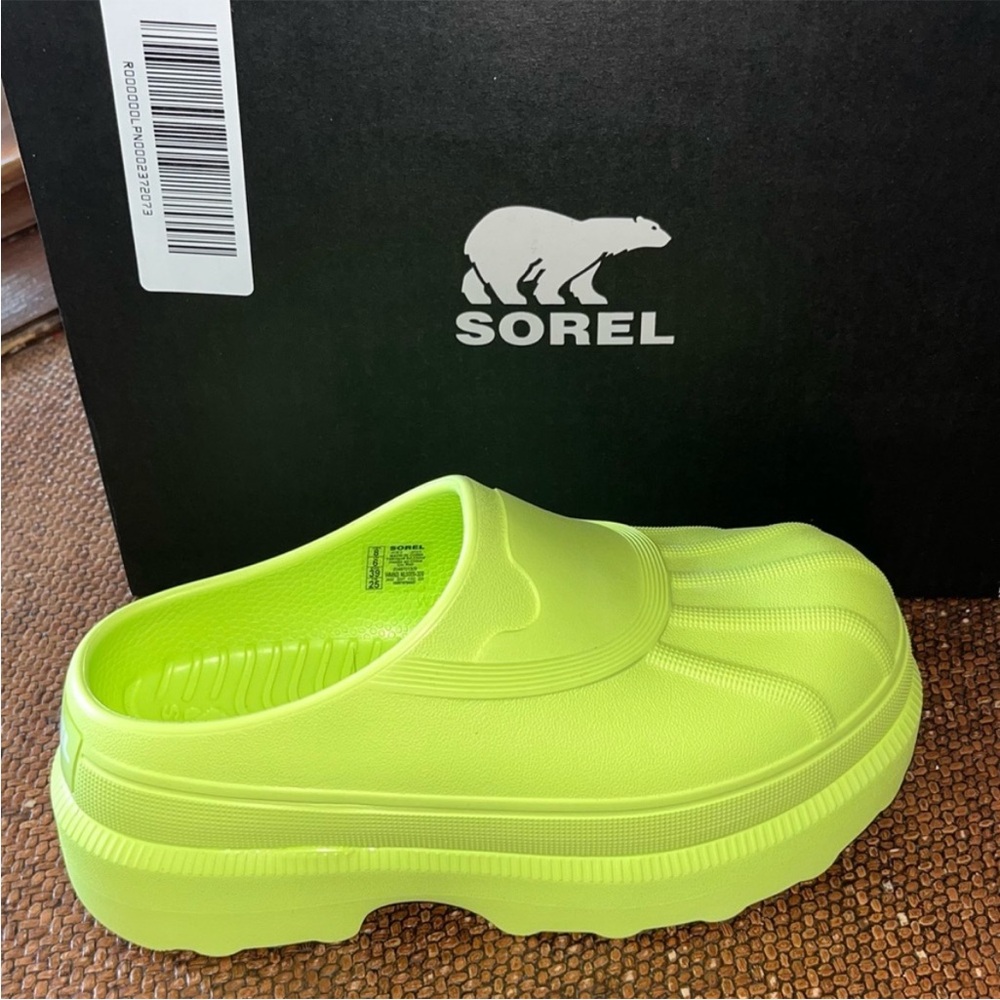 Sorel Lime Green Platform Caribou Slip On Waterproof Clogs Women’s Size 8